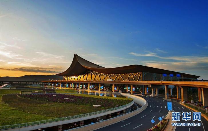 (百城百縣百企調(diào)研行·圖文互動)(3)搭起連接南亞東南亞的七彩之橋——昆明加快建設區(qū)域性國際中心城市