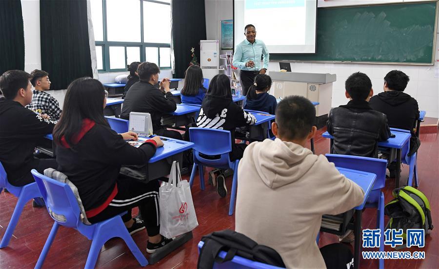 （慶祝改革開放40周年基層行&middot;學校篇&middot;圖文互動）（4）白鷺洲中學40年:書院教育的時代探索