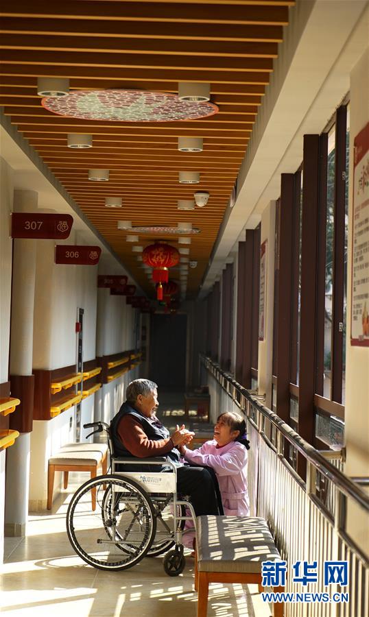 (聚焦歷史性成就和變革·特稿·圖文互動(dòng))(5)經(jīng)濟(jì)躍上新臺(tái)階 發(fā)展站上新起點(diǎn)——我國(guó)五年來(lái)經(jīng)濟(jì)社會(huì)發(fā)展成就巡禮