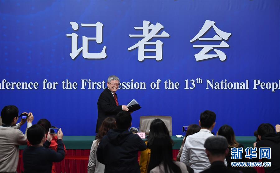 （兩會）（6）國務(wù)院扶貧辦主任劉永富就&ldquo;打好精準脫貧攻堅戰(zhàn)&rdquo;答記者問