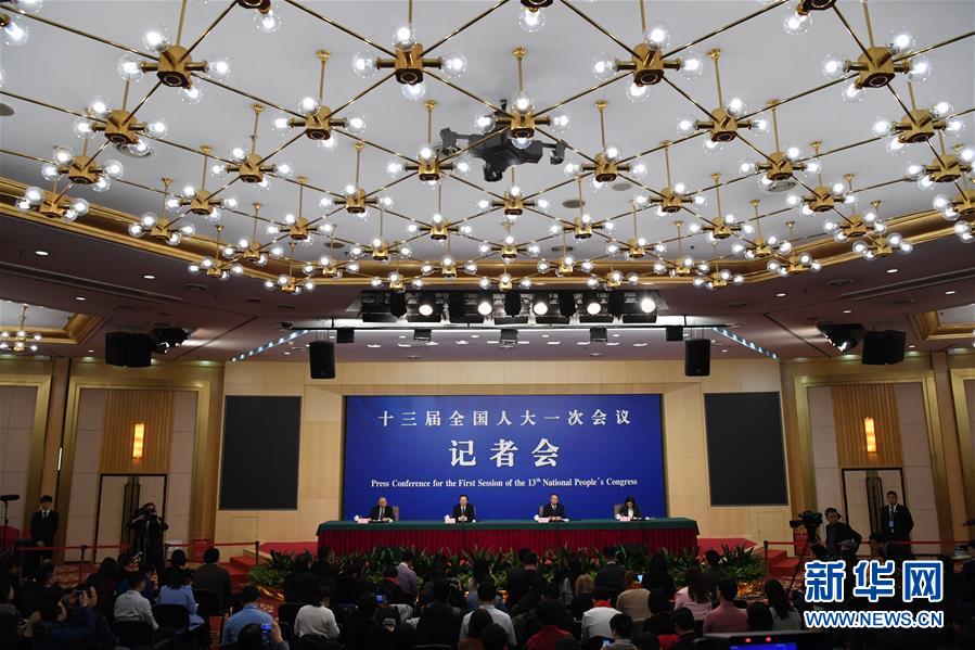 （兩會）（1）農(nóng)業(yè)部部長韓長賦等就&ldquo;實(shí)施鄉(xiāng)村振興戰(zhàn)略 推動農(nóng)業(yè)轉(zhuǎn)型升級&rdquo;答記者問