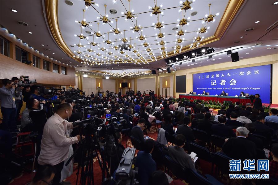 （兩會）（2）農(nóng)業(yè)部部長韓長賦等就&ldquo;實(shí)施鄉(xiāng)村振興戰(zhàn)略 推動(dòng)農(nóng)業(yè)轉(zhuǎn)型升級&rdquo;答記者問