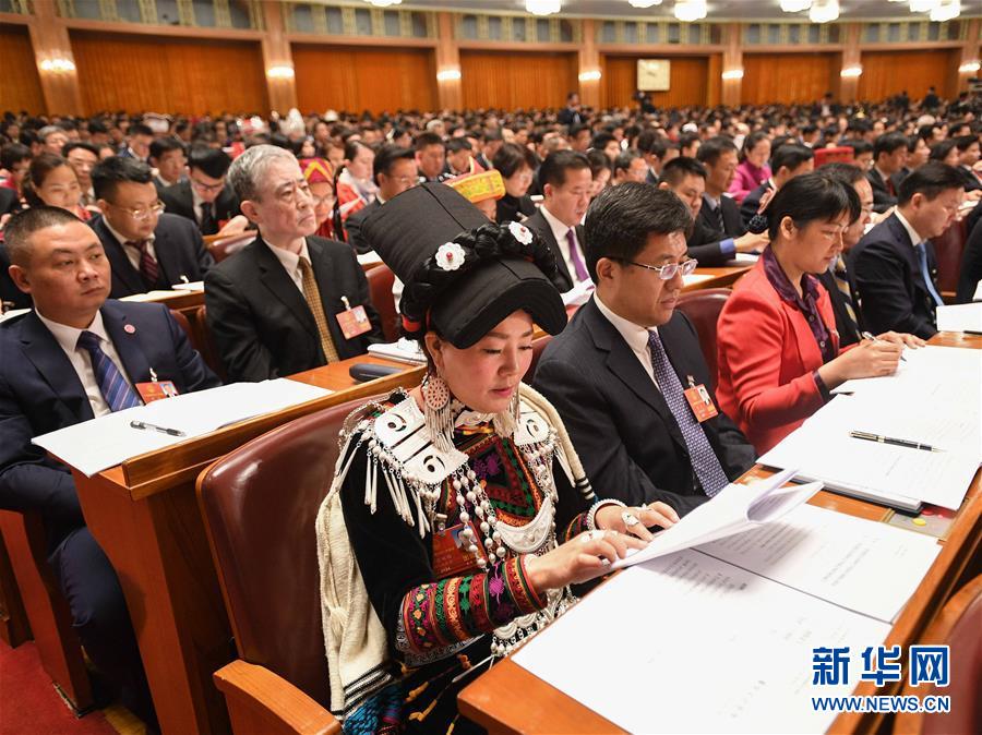 （兩會(huì)&middot;基層代表履職故事）（1）全國(guó)人大代表喬進(jìn)雙梅：&ldquo;花間&rdquo;繡出美麗人生