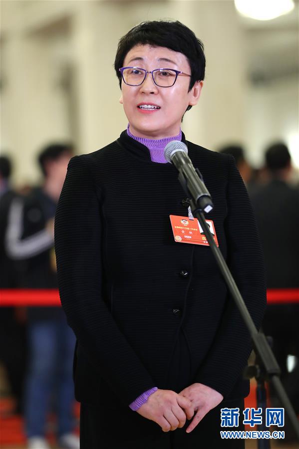 （兩會(huì)&middot;XHDW）（9）全國(guó)政協(xié)委員接受采訪