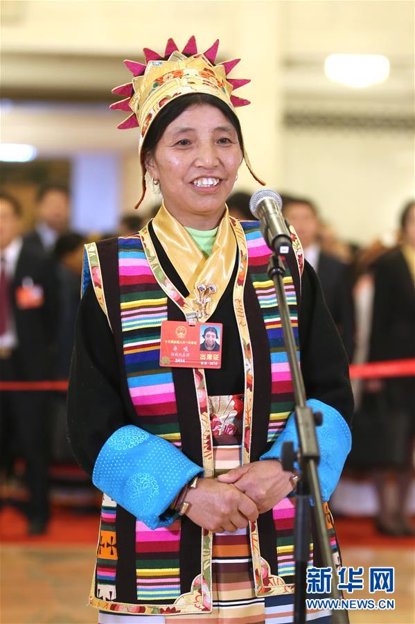 （兩會(huì)&middot;XHDW）（5）全國(guó)人大代表接受采訪