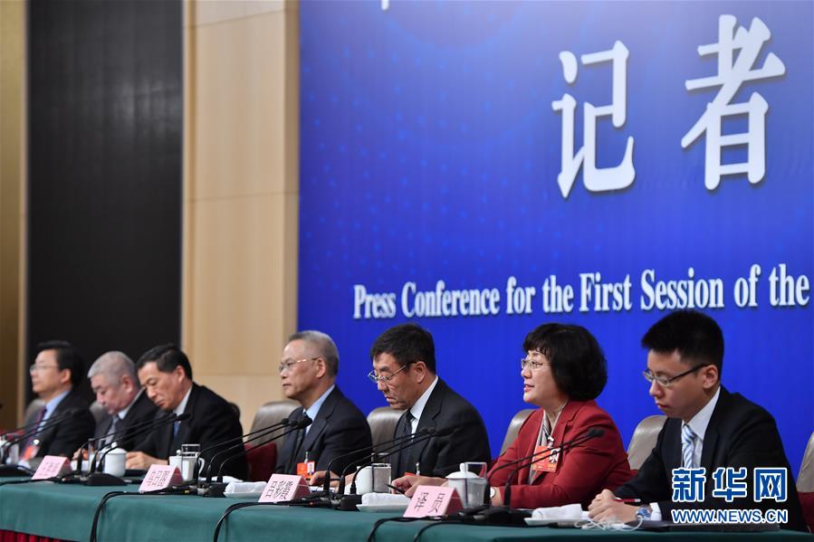 （兩會(huì)&middot;XHDW）（11）全國(guó)人大相關(guān)負(fù)責(zé)人就&ldquo;人大立法工作&rdquo;答記者問(wèn)