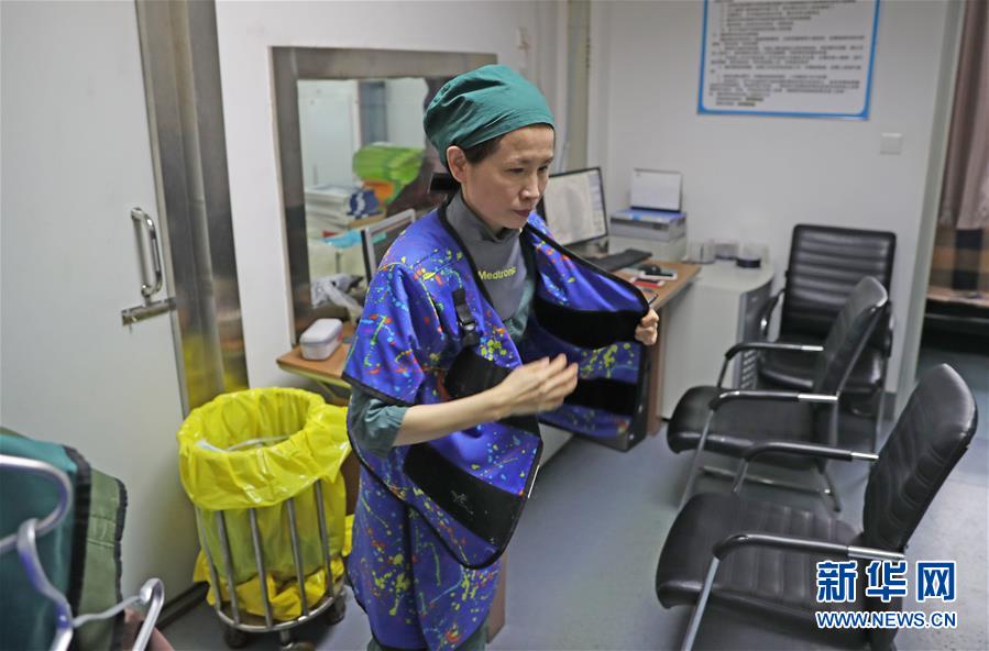 (兩會·基層代表履職故事)(7)全國人大代表李潞:承載生命囑托 堅守醫(yī)生職責(zé)