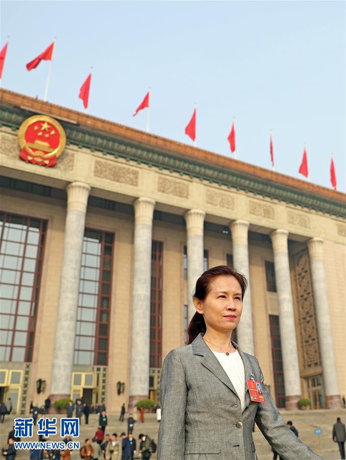 （兩會(huì)&middot;基層代表履職故事）（1）全國(guó)人大代表李潞：承載生命囑托 堅(jiān)守醫(yī)生職責(zé)