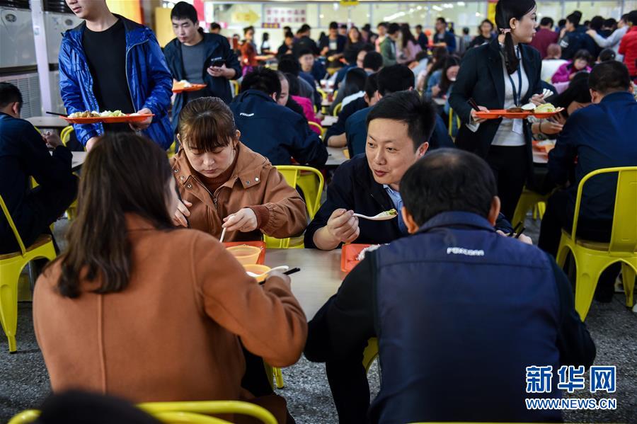 （兩會&middot;基層代表履職故事）（7）全國人大代表楊飛飛：讓農(nóng)民工有更好的職業(yè)上升通道