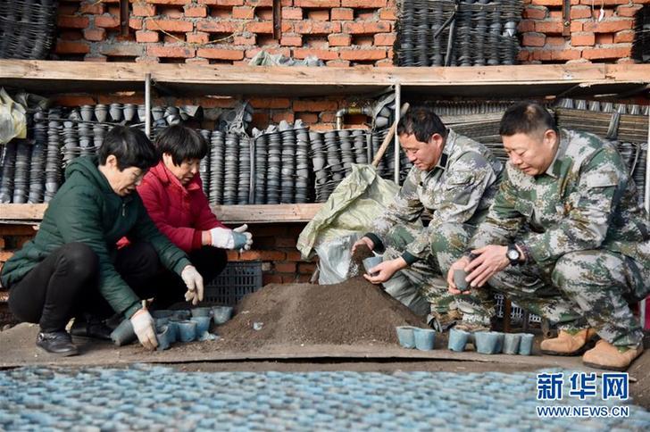 （走基層 聽民聲&middot;圖文互動(dòng)）（2）&ldquo;扶貧，更扶村&rdquo;&mdash;&mdash;黑龍江扶貧一線蹲點(diǎn)觀察