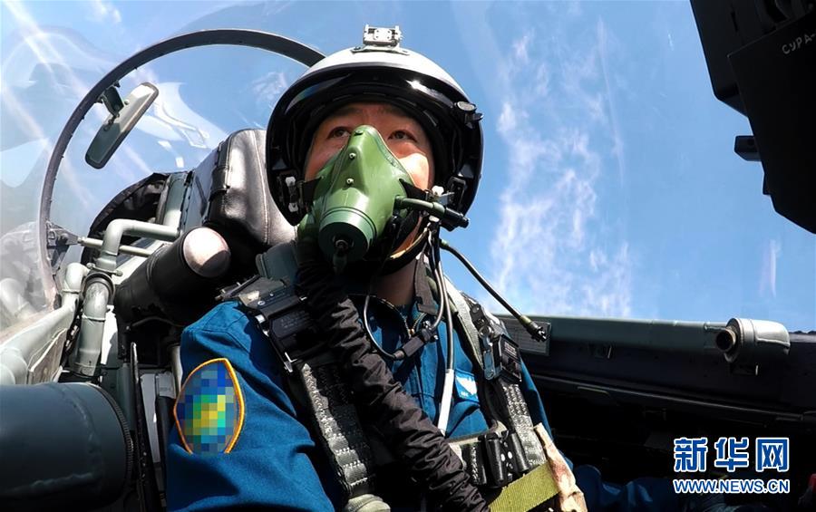 （新華全媒頭條&middot;圖文互動(dòng)）（6）戰(zhàn)鷹，為祖國奮飛&mdash;&mdash;記空軍航空兵某旅旅長、特級(jí)飛行員郝井文