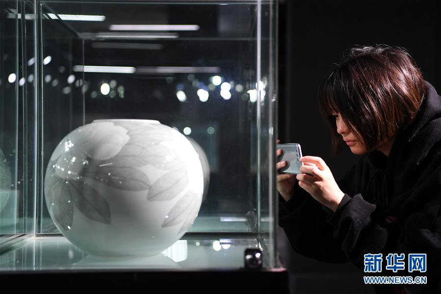 (新華全媒頭條·圖文互動(dòng))(6)千年窯火中的“復(fù)興密碼”——景德鎮(zhèn)新觀察