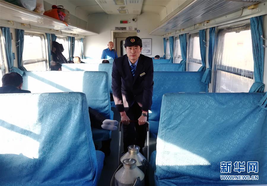 （新春走基層&middot;圖文互動(dòng)）（1）變的是時(shí)間，不變的是溫情&mdash;&mdash;開(kāi)往小興安嶺深處的幸福&ldquo;慢火車&rdquo;