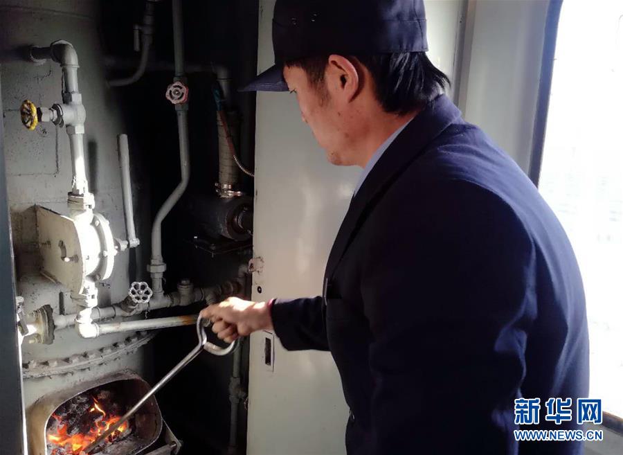 （新春走基層&middot;圖文互動(dòng)）（3）變的是時(shí)間，不變的是溫情&mdash;&mdash;開(kāi)往小興安嶺深處的幸福&ldquo;慢火車&rdquo;