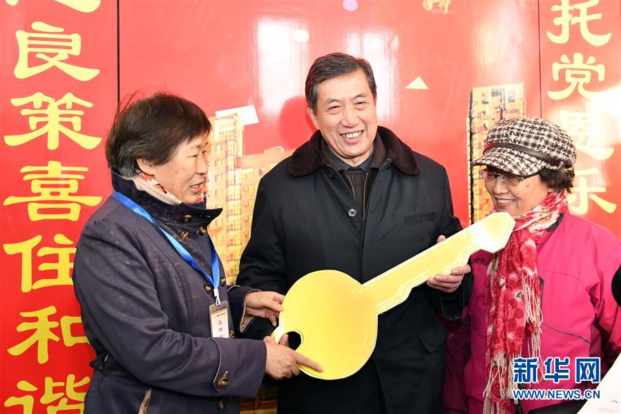 （新華全媒頭條&middot;圖文互動）（4）承諾有&ldquo;干貨&rdquo; 落實(shí)有&ldquo;硬招&rdquo;&mdash;&mdash;&ldquo;全國兩會部長通道&rdquo;上承諾踐行情況掃描