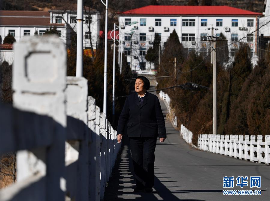 （新華全媒頭條&middot;迎接兩會特別報道&middot;圖文互動）（1）奮進，向著第一個百年奮斗目標(biāo)&mdash;&mdash;寫在2019年全國兩會召開之際