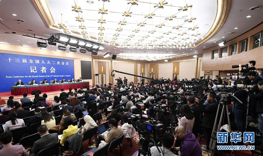 （兩會&middot;XHDW）（8）全國人大相關(guān)負(fù)責(zé)人就&ldquo;人大立法工作&rdquo;答記者問