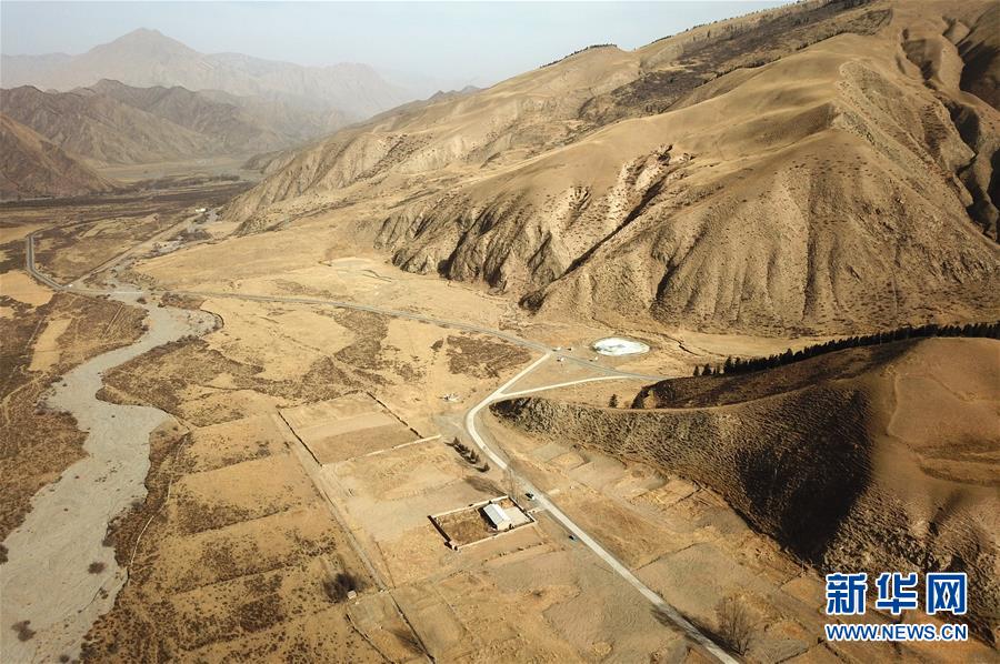 （新華全媒頭條&middot;兩會精神看落實&middot;圖文互動）（2）保持戰(zhàn)略定力 跨越重要關(guān)口&mdash;&mdash;落實兩會精神加強生態(tài)文明建設(shè)述評