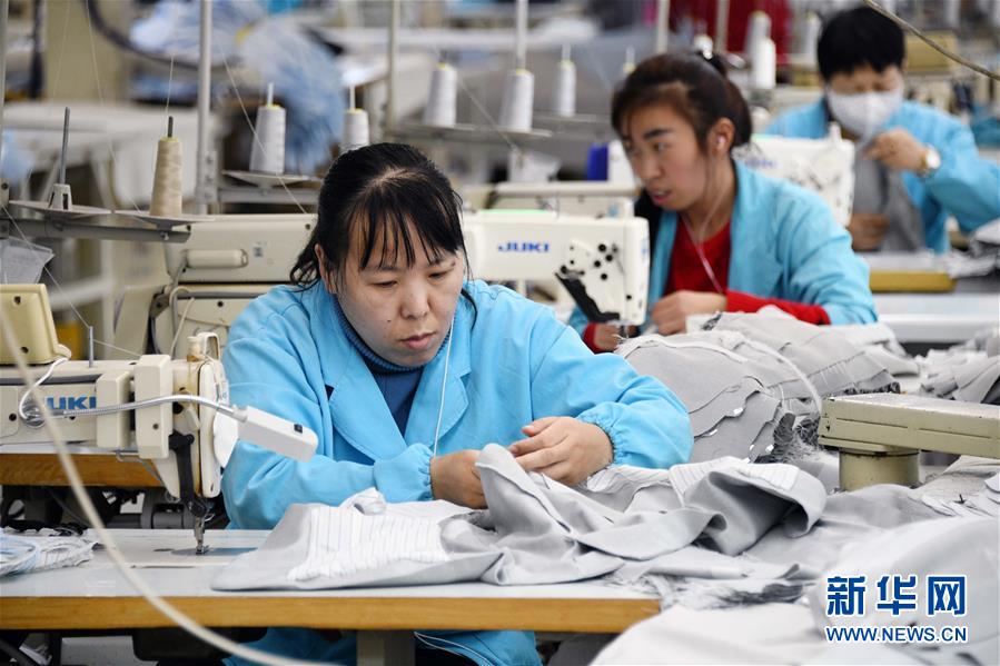 （新華全媒頭條&middot;圖文互動(dòng)）（8）從&ldquo;來(lái)樣加工&rdquo;到為全球&ldquo;量體裁衣&rdquo;&mdash;&mdash;透過(guò)&ldquo;迪尚之路&rdquo;看新舊動(dòng)能轉(zhuǎn)換