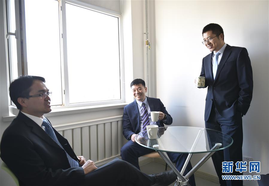 （愛國情 奮斗者&middot;圖文互動）（2）擁抱&ldquo;中國機(jī)遇&rdquo; 實(shí)現(xiàn)人生價(jià)值&mdash;&mdash;三博士歸國創(chuàng)業(yè)記