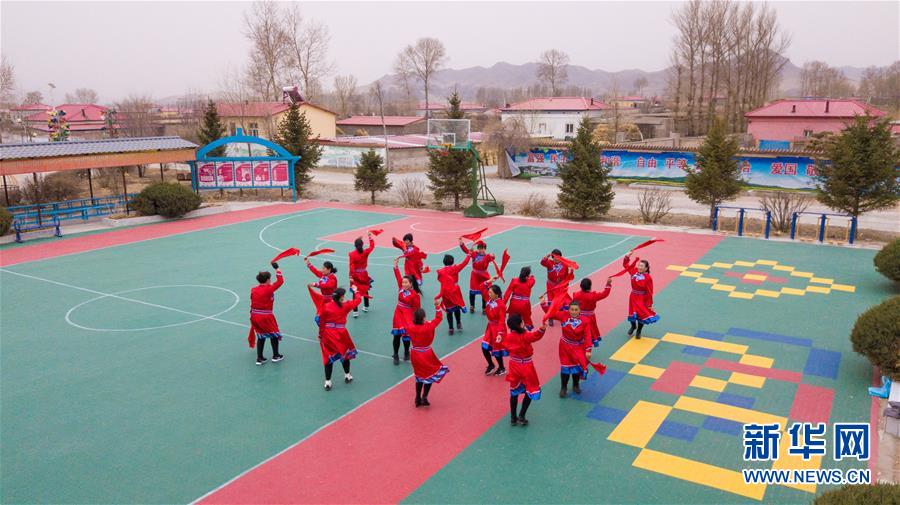 （壯麗70年&middot;奮斗新時代&middot;圖文互動）（3）情同一家，守望相助，共奔小康&mdash;&mdash;內(nèi)蒙古興安盟巴彥敖包嘎查民族團(tuán)結(jié)見聞