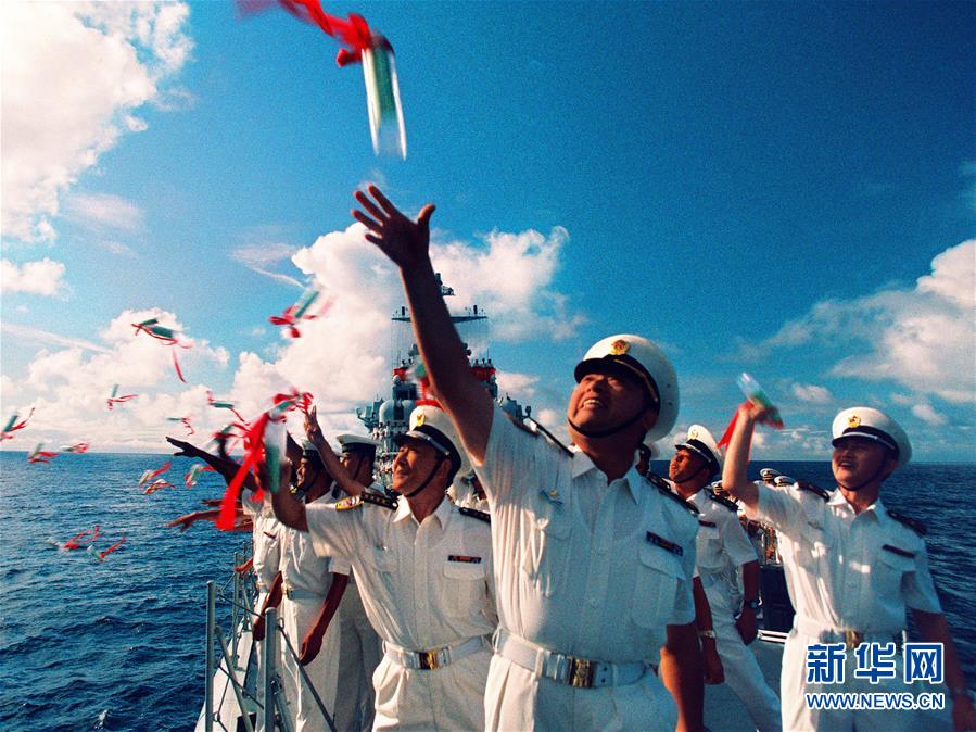 （新華全媒頭條&middot;人民海軍70年&middot;圖文互動）（1）向海圖強春潮涌&mdash;&mdash;黨中央、中央軍委和習主席關心人民海軍建設發(fā)展紀實