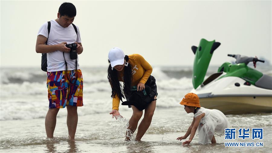 （壯麗70年 奮斗新時(shí)代&mdash;&mdash;推動高質(zhì)量發(fā)展調(diào)研行&middot;圖文互動）（7）近海能看鯨魚白海豚，廣西這片濱海旅游勝地啥來頭？