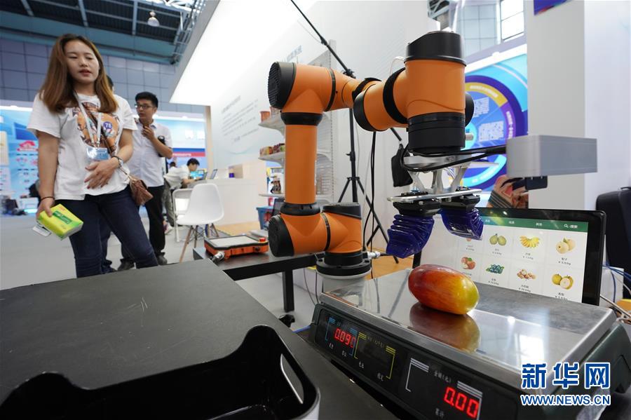 (新華全媒頭條·圖文互動)(9)“創(chuàng)”響中國——2019年全國雙創(chuàng)活動周熱點(diǎn)觀察