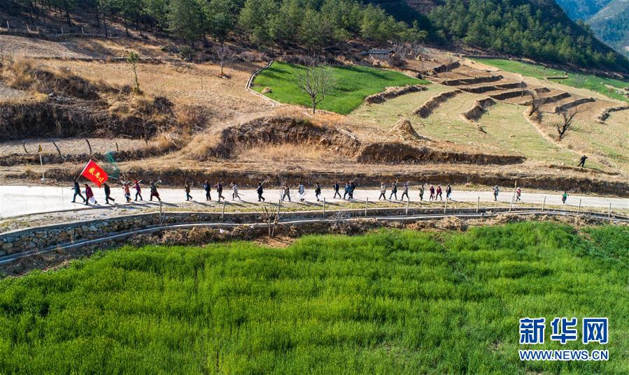(新華全媒頭條·圖文互動)(3)藏區(qū)“感恩連”