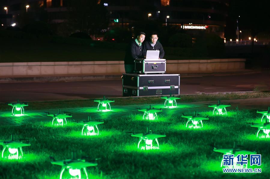 （圖文互動(dòng)）（2）心懷藍(lán)天　逐夢(mèng)云霄&mdash;&mdash;記天津大學(xué)教授、一飛智控創(chuàng)始人齊俊桐