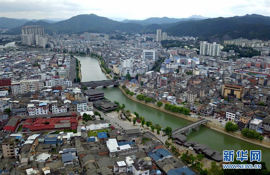 （新華全媒頭條&middot;不忘初心、牢記使命&mdash;&mdash;記者再走長征路&middot;圖文互動）（3）風展紅旗如畫&mdash;&mdash;來自長征出發(fā)地長汀、寧化的紅色信仰報告 