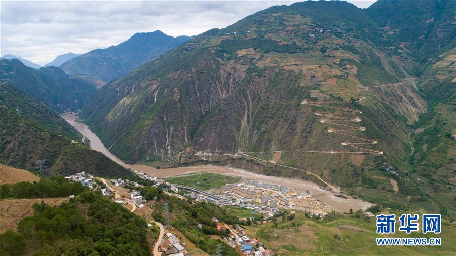 （直過民族脫貧攻堅&middot;圖文互動）（3）下山！傈僳群眾開啟新生活