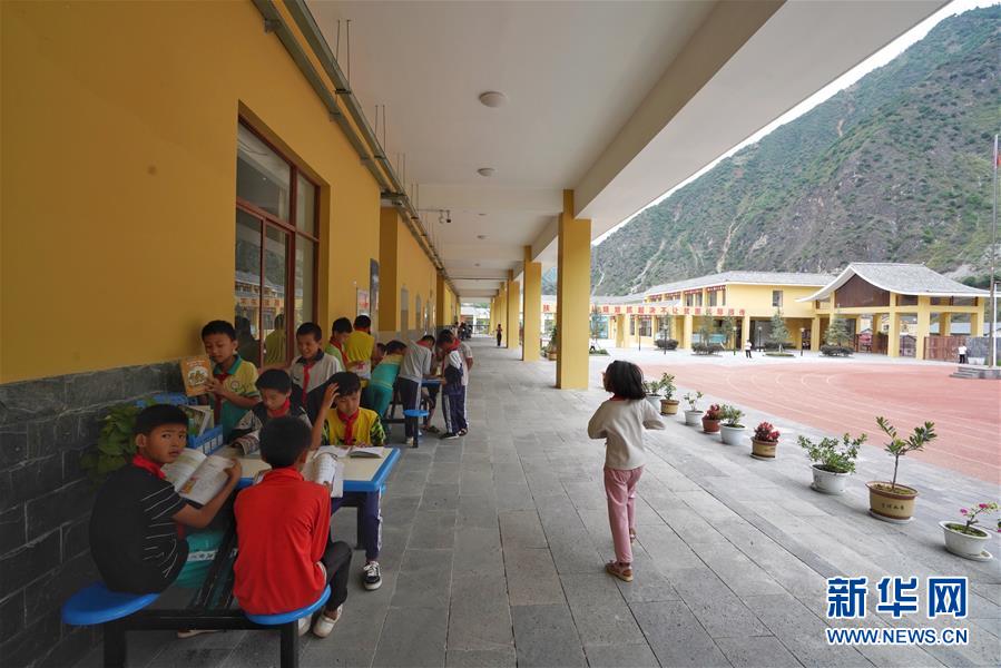 （直過民族脫貧攻堅&middot;圖文互動）（8）下山！傈僳群眾開啟新生活