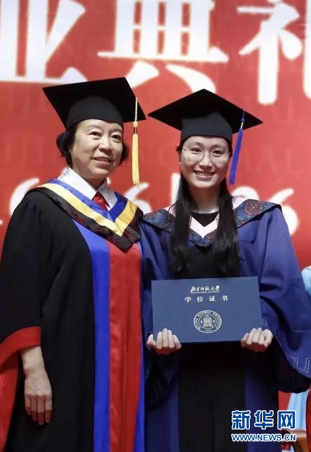 （新華全媒頭條&middot;時(shí)代先鋒&middot;圖文互動(dòng)）（6）芳華無(wú)悔&mdash;&mdash;追記用生命堅(jiān)守初心和使命的青年共產(chǎn)黨員黃文秀