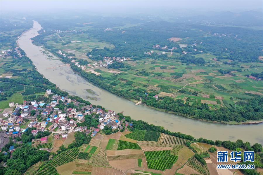 （壯麗70年&middot;奮斗新時代&mdash;&mdash;記者再走長征路&middot;圖文互動）（1）為有犧牲多壯志，敢教日月?lián)Q新天&mdash;&mdash;重返紅軍血戰(zhàn)現(xiàn)場