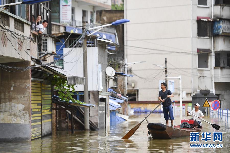 （抗洪搶險(xiǎn)&middot;圖文互動(dòng)）（1）洪水來時(shí)，那暖心的民間救援