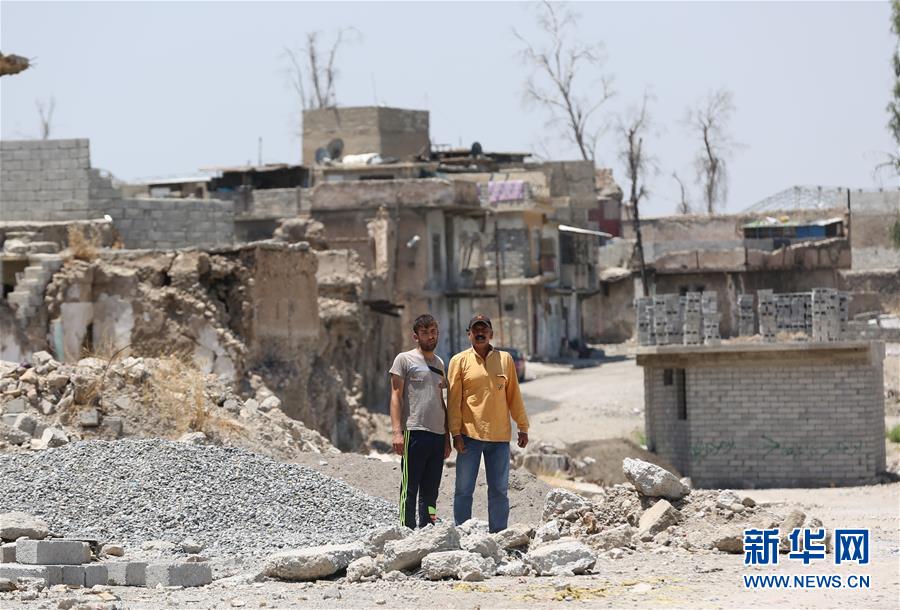 (國(guó)際·圖文互動(dòng))(2)通訊:中企員工愛(ài)心捐款助摩蘇爾老城民眾重燃生活希望