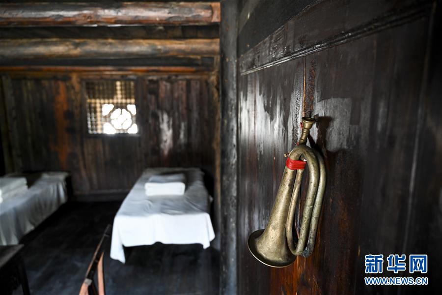 （壯麗70年&middot;奮斗新時(shí)代&mdash;&mdash;記者再走長征路&middot;圖文互動(dòng)）（4）手捧棉被憶紅軍：走了那么多年，我們都念他們的好