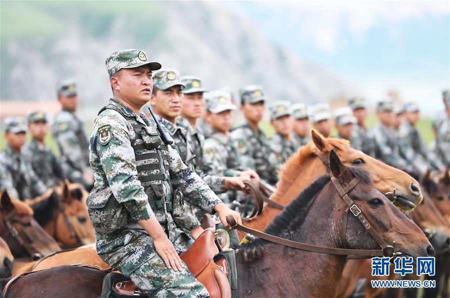 （新華全媒頭條&middot;愛國情 奮斗者&middot;圖文互動）（1）初心不改 紅心向黨&mdash;&mdash;西部戰(zhàn)區(qū)陸軍某旅玉樹獨立騎兵連連長尼都塔生一家四代跟黨走紀(jì)實