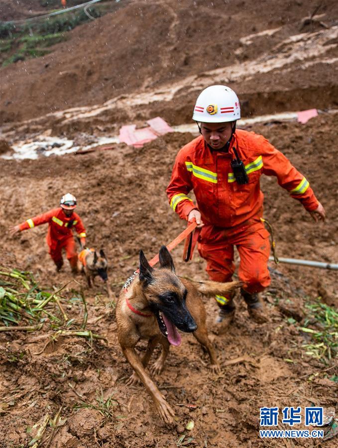 （新華全媒頭條&middot;圖文互動）（4）有一絲希望，就盡百倍努力&mdash;&mdash;貴州水城&ldquo;7&middot;23&rdquo;特大山體滑坡72小時救援紀(jì)實(shí)