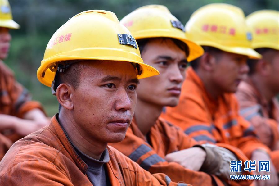 （新華全媒頭條&middot;圖文互動）（8）有一絲希望，就盡百倍努力&mdash;&mdash;貴州水城&ldquo;7&middot;23&rdquo;特大山體滑坡72小時救援紀(jì)實(shí)