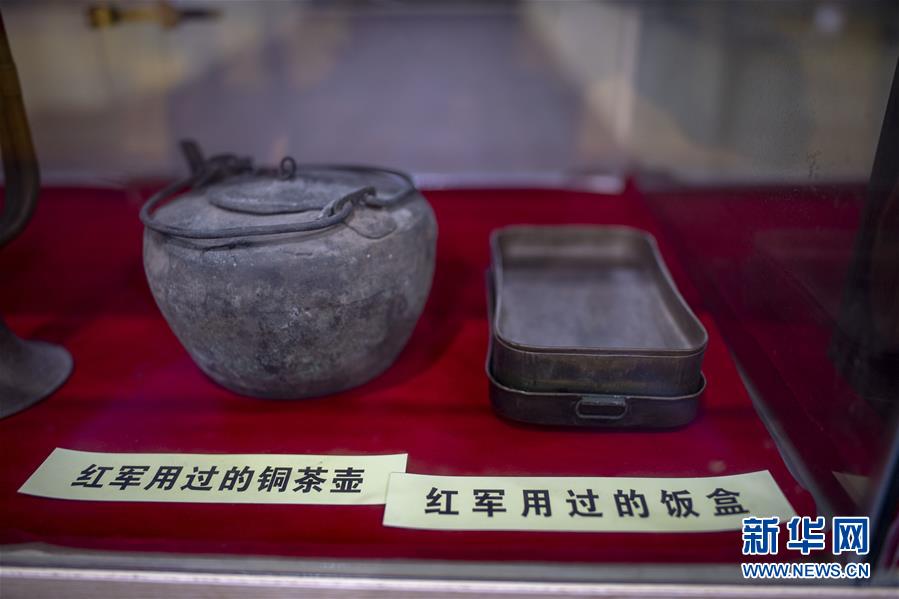 （壯麗70年&middot;奮斗新時(shí)代&mdash;&mdash;記者再走長(zhǎng)征路&middot;圖文互動(dòng)）（2）赤子心紅色情&mdash;&mdash;潘庭宏的紅色收藏之路