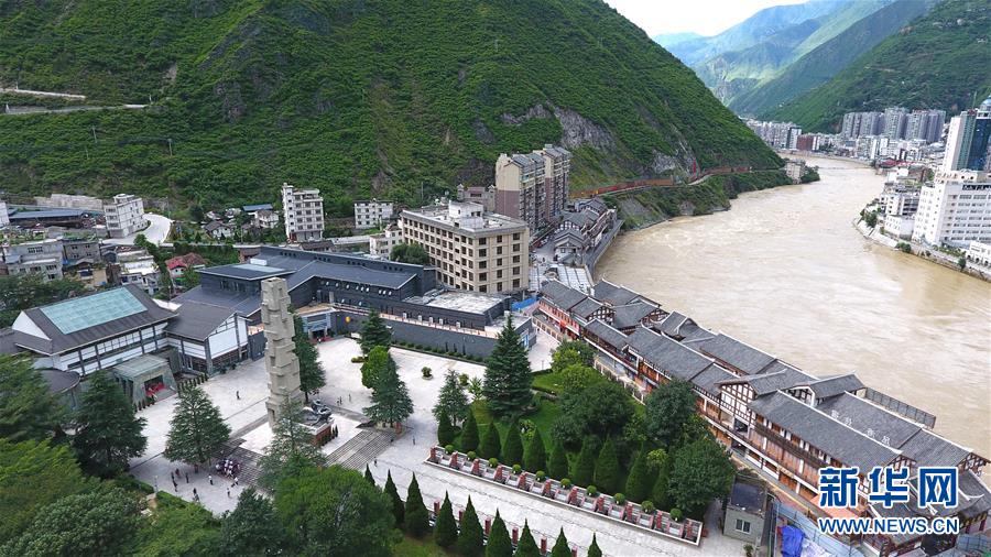 (壯麗70年·奮斗新時(shí)代——記者再走長(zhǎng)征路·圖文互動(dòng))(3)瀘定橋畔的回響