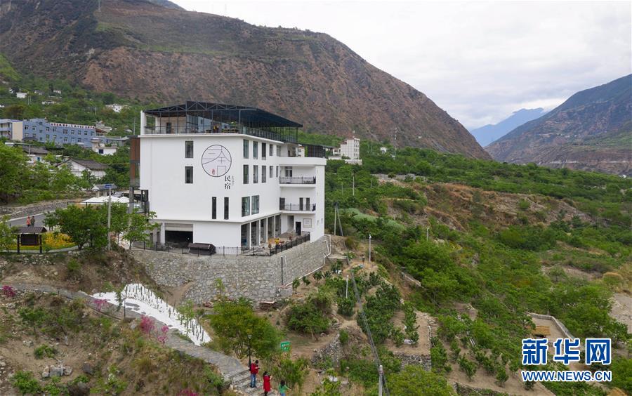 (新華全媒頭條·壯麗70年·奮斗新時(shí)代——記者再走長(zhǎng)征路·圖文互動(dòng))(2)紅色的山河 綠色的家園——川滇紅軍長(zhǎng)征沿線見(jiàn)聞