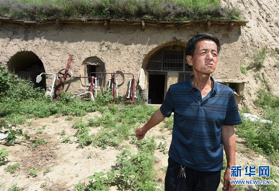 （新華全媒頭條&middot;壯麗70年&middot;奮斗新時(shí)代&mdash;&mdash;記者再走長(zhǎng)征路&middot;圖文互動(dòng)）（2）紅星，從這里照耀中國(guó)&mdash;&mdash;陜北見(jiàn)證中國(guó)革命的歷史轉(zhuǎn)折