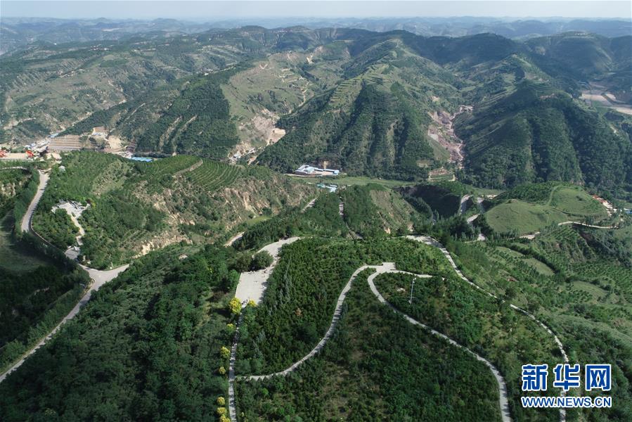 （新華全媒頭條&middot;壯麗70年&middot;奮斗新時(shí)代&mdash;&mdash;記者再走長(zhǎng)征路&middot;圖文互動(dòng)）（8）紅星，從這里照耀中國(guó)&mdash;&mdash;陜北見(jiàn)證中國(guó)革命的歷史轉(zhuǎn)折