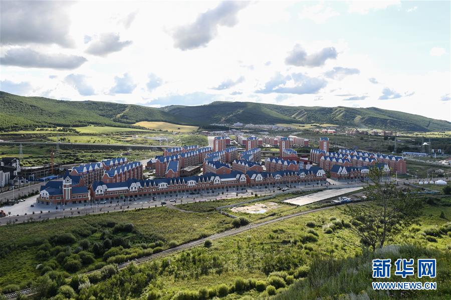 （在習(xí)近平新時代中國特色社會主義思想指引下&mdash;&mdash;新時代新作為新篇章&middot;總書記關(guān)心的百姓身邊事&middot;圖文互動）（3）棚改的溫暖：1億多人&ldquo;出棚進(jìn)樓&rdquo;