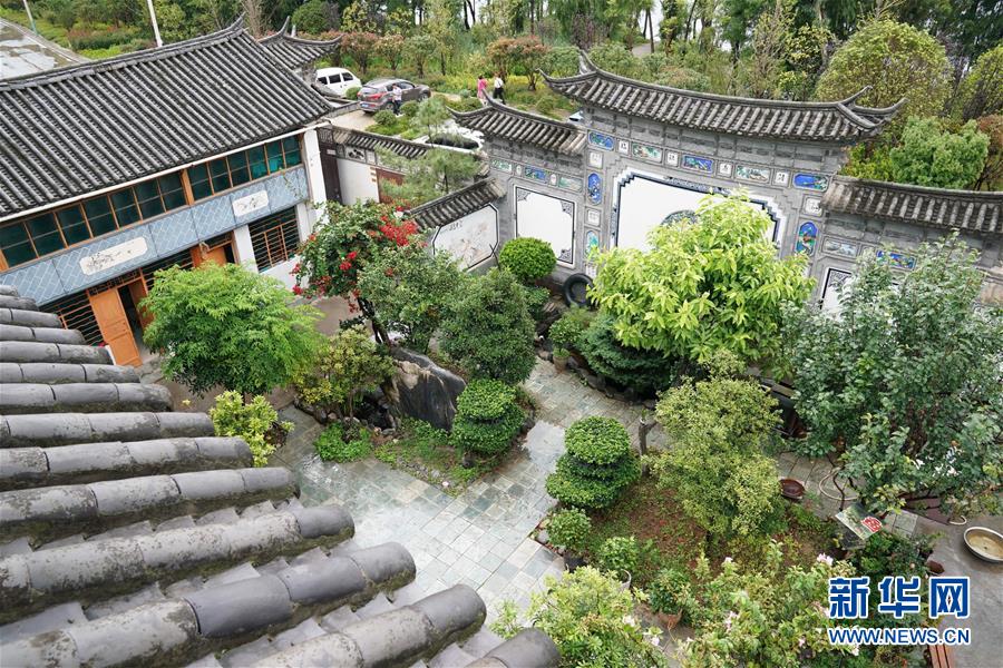 （在習(xí)近平新時(shí)代中國(guó)特色社會(huì)主義思想指引下&mdash;&mdash;新時(shí)代新作為新篇章&middot;總書記關(guān)心的百姓身邊事&middot;圖文互動(dòng)）（1）留住鄉(xiāng)愁 綻放新顏&mdash;&mdash;傳統(tǒng)村落保護(hù)激發(fā)鄉(xiāng)村活力