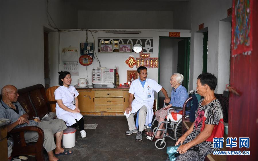 （新華全媒頭條&middot;圖文互動）（7）伶仃洋邊&ldquo;守門&rdquo;人&mdash;&mdash;記堅守海島32年的黨員醫(yī)生王桂湘