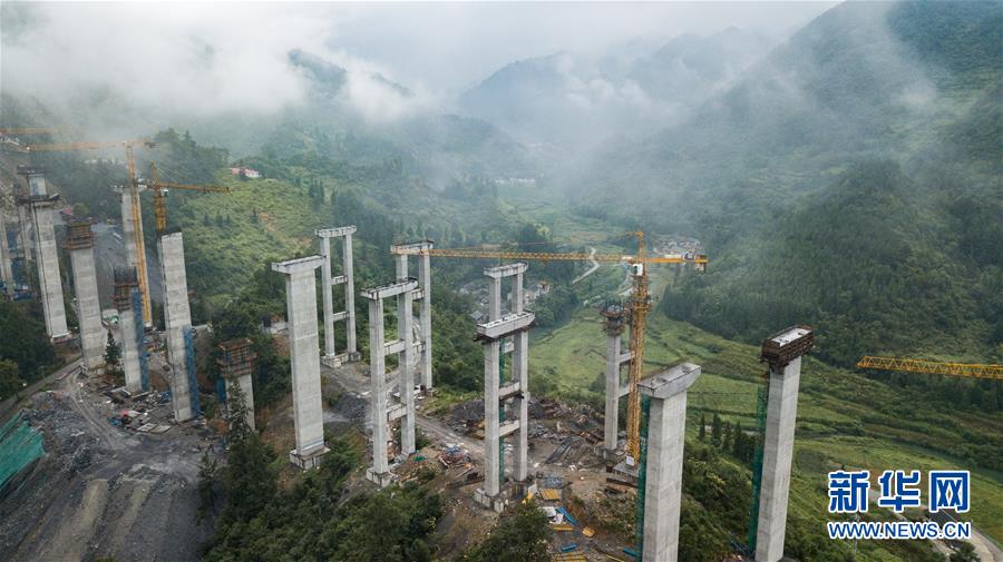 （壯麗70年&middot;奮斗新時(shí)代&mdash;&mdash;共和國發(fā)展成就巡禮）（8）人暢其行、貨暢其流&mdash;&mdash;共和國交通運(yùn)輸業(yè)發(fā)展成就巡禮